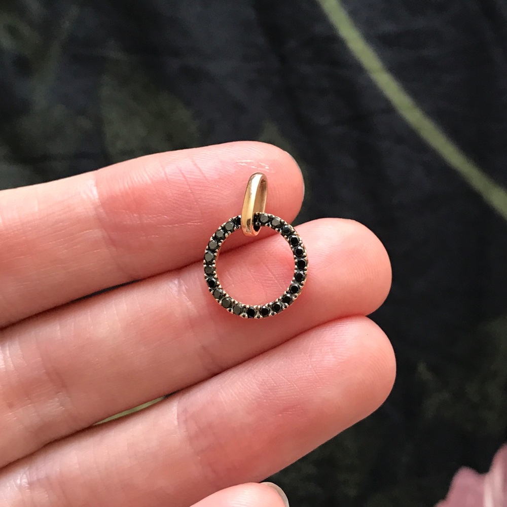 585 gold and black diamonds pendant